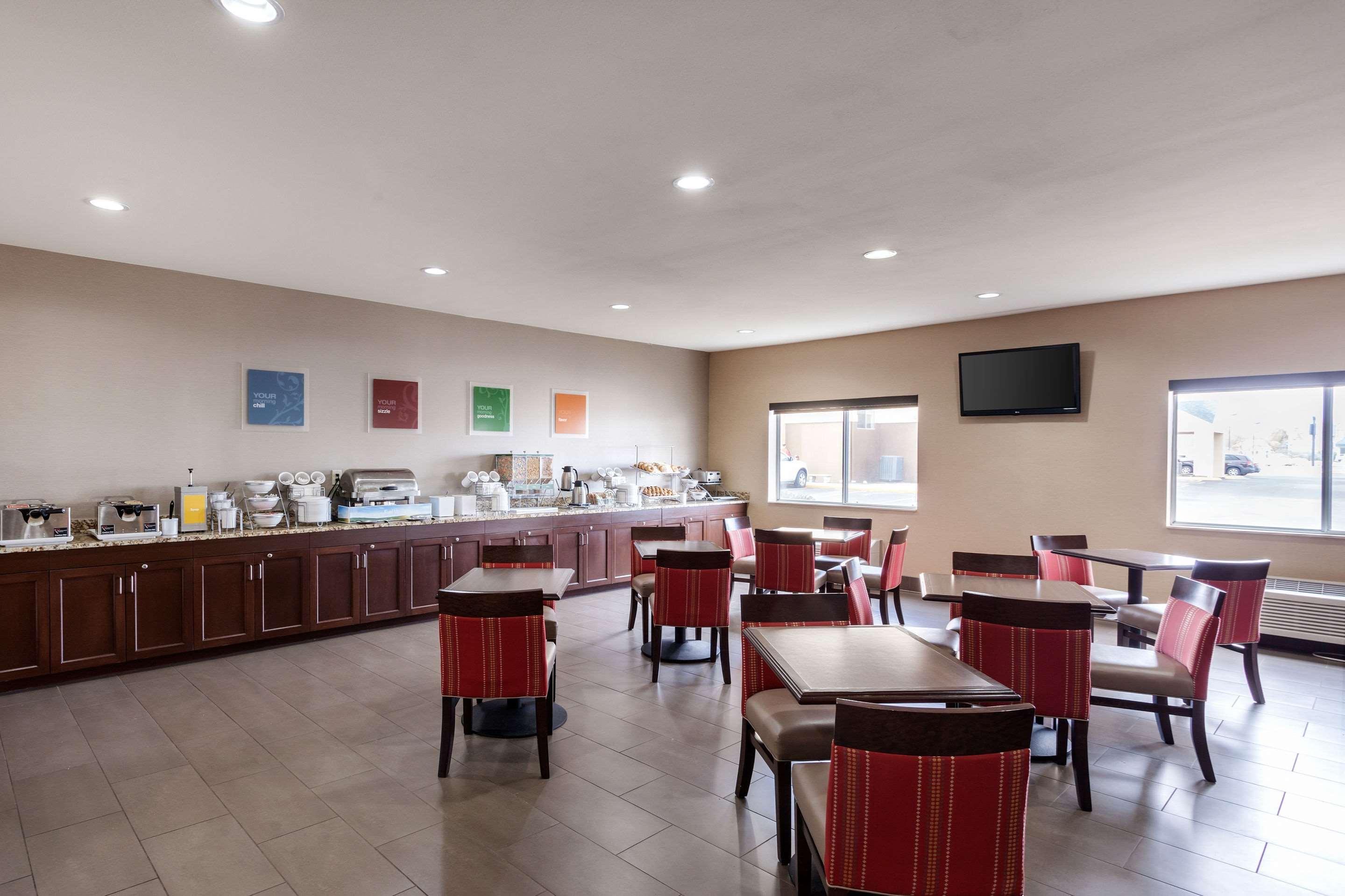 Comfort Suites University Lincoln Exterior photo