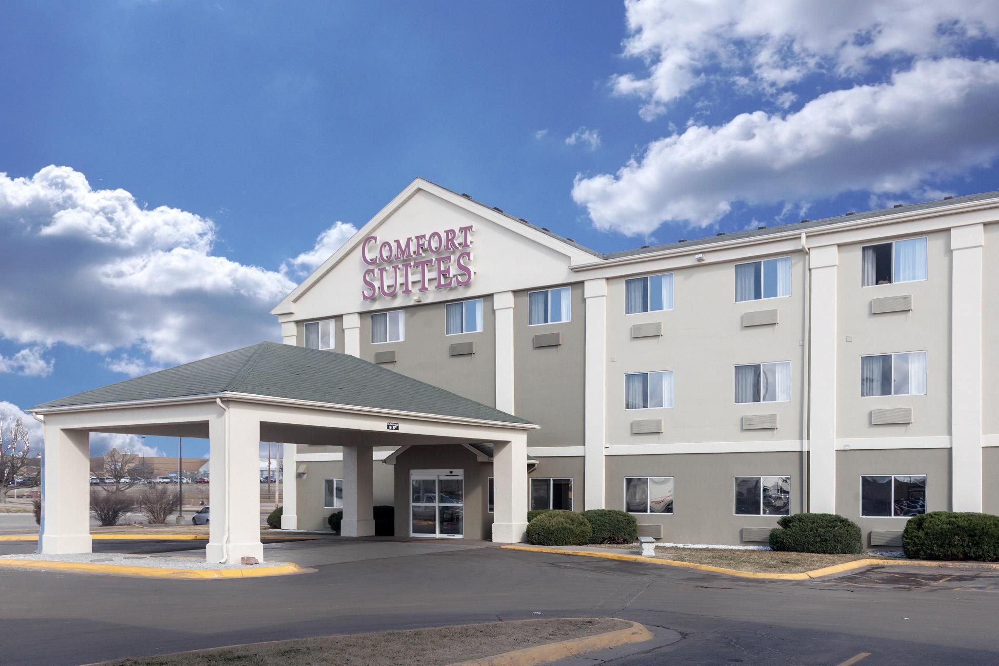 Comfort Suites University Lincoln Exterior photo