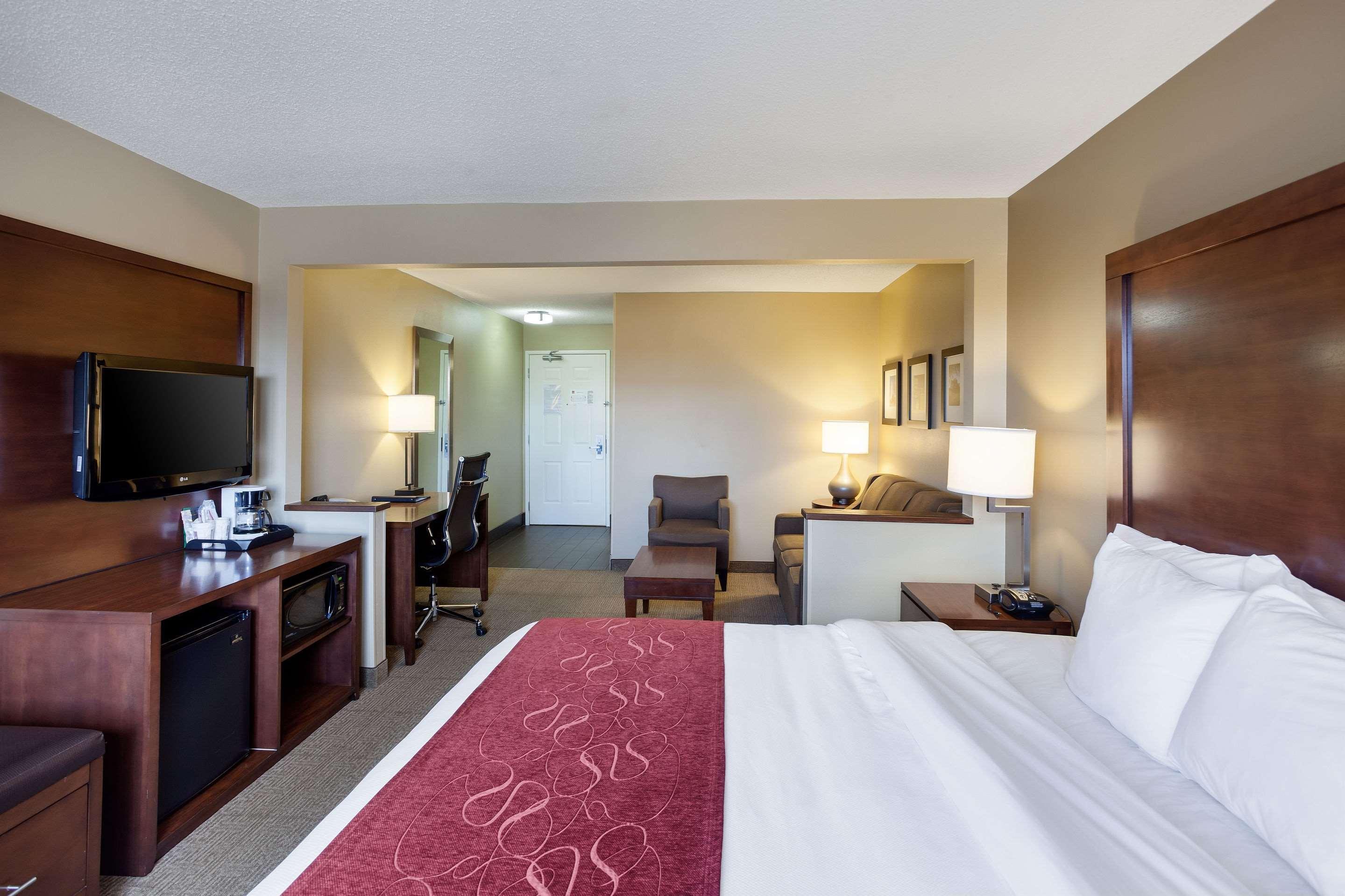 Comfort Suites University Lincoln Exterior photo