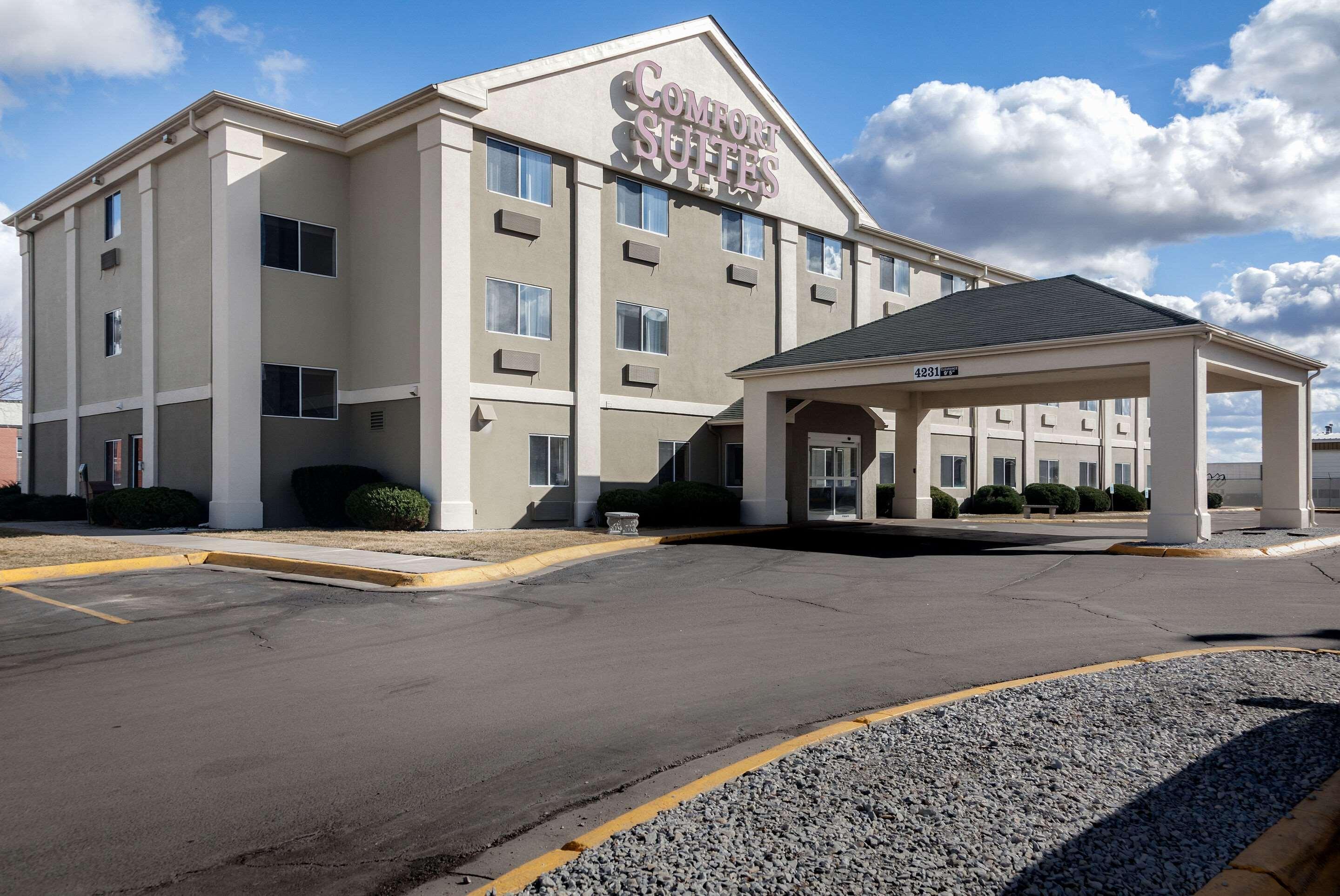 Comfort Suites University Lincoln Exterior photo