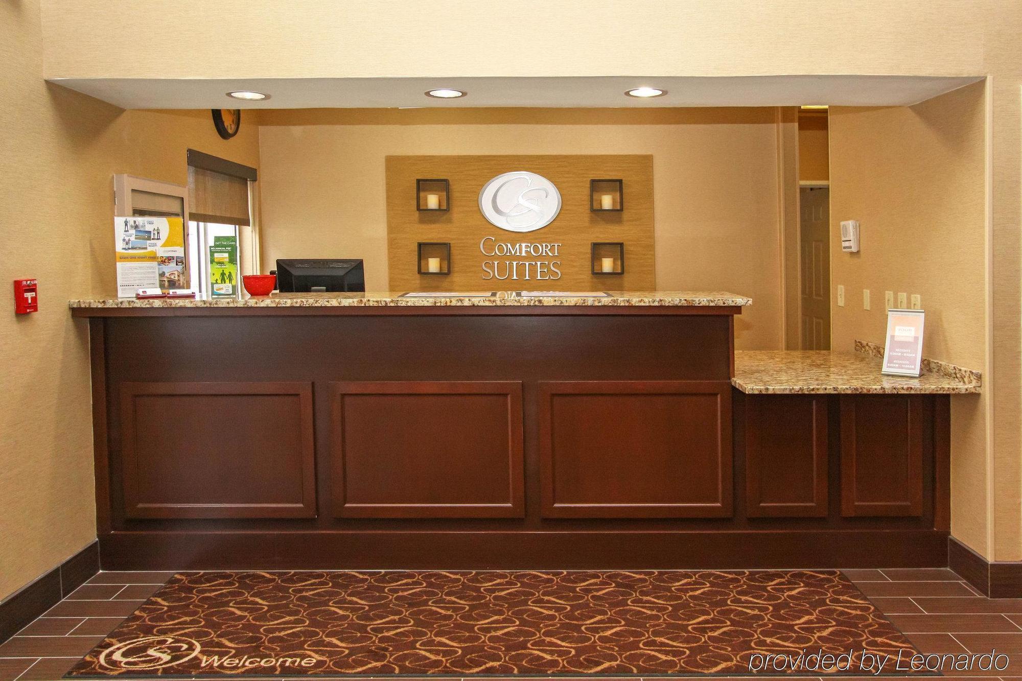 Comfort Suites University Lincoln Exterior photo