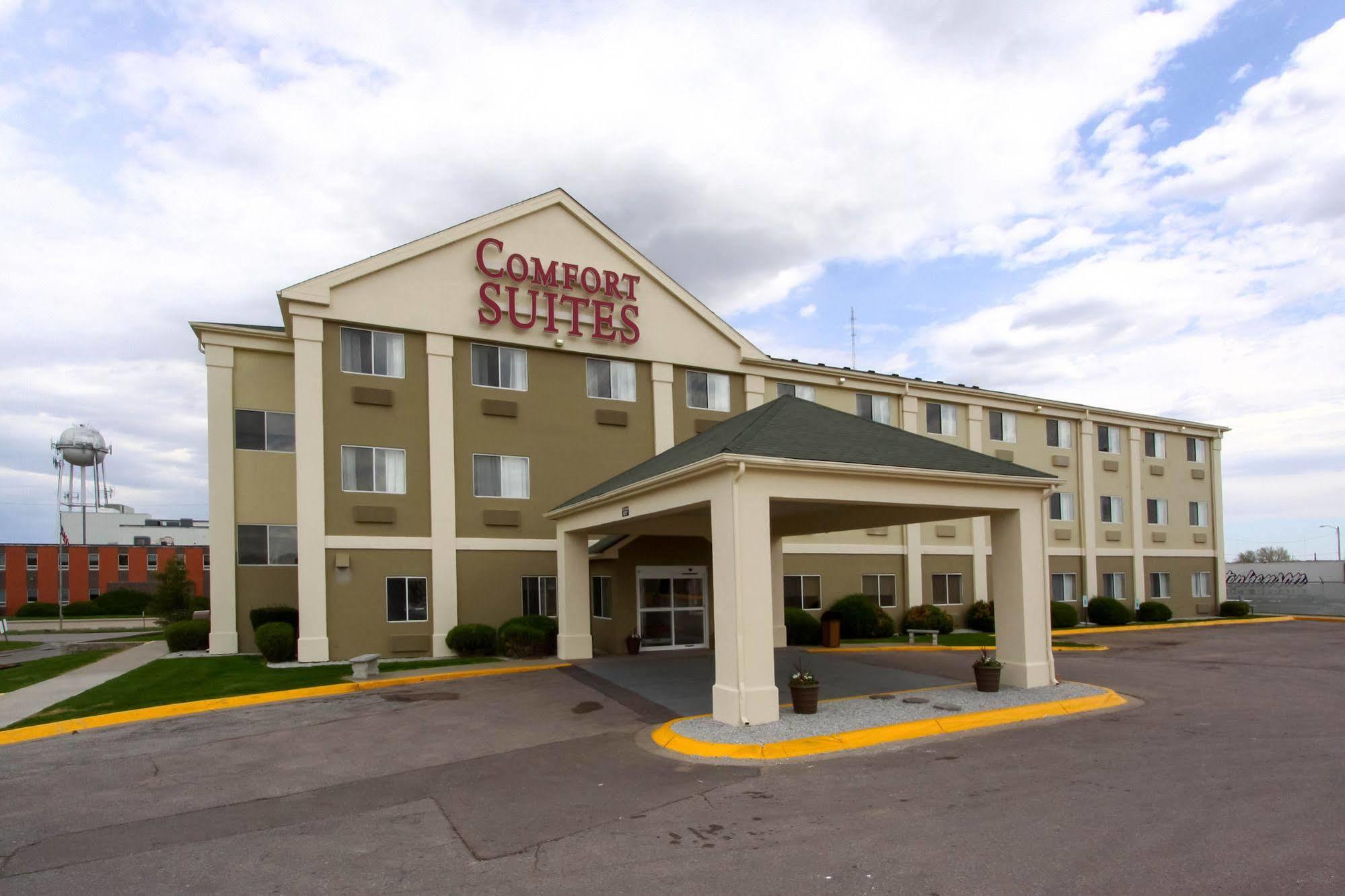 Comfort Suites University Lincoln Exterior photo