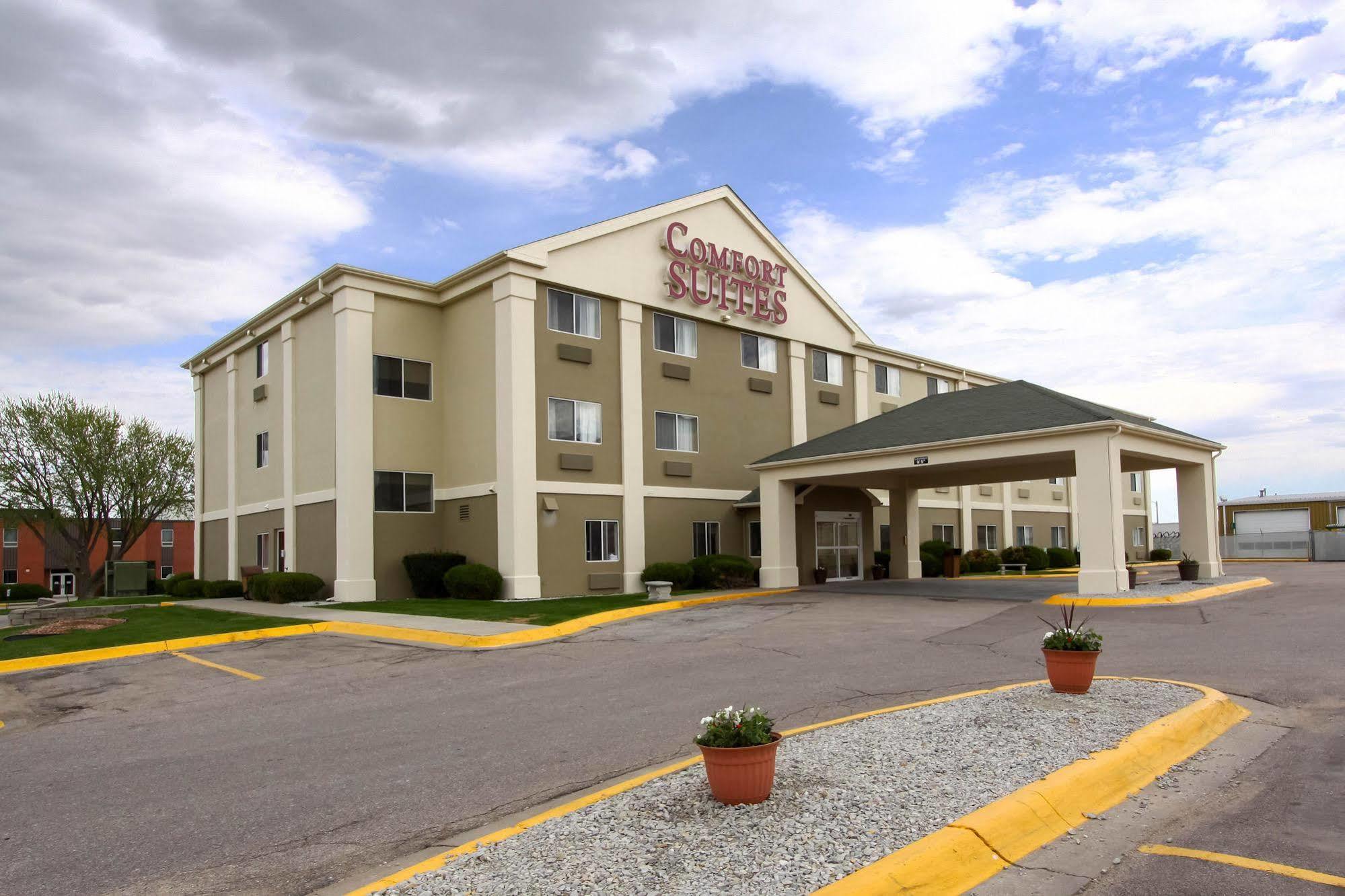 Comfort Suites University Lincoln Exterior photo