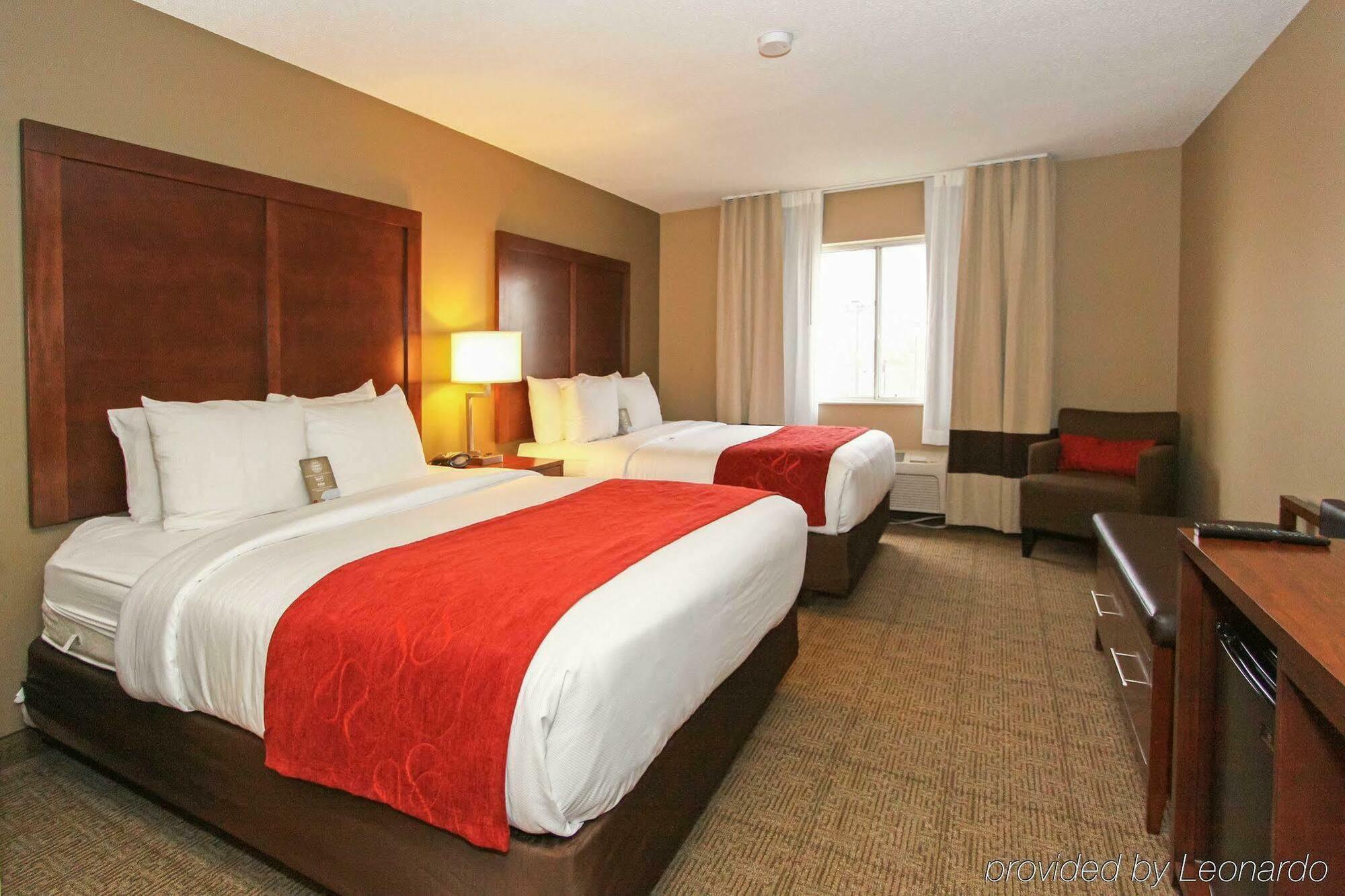 Comfort Suites University Lincoln Exterior photo