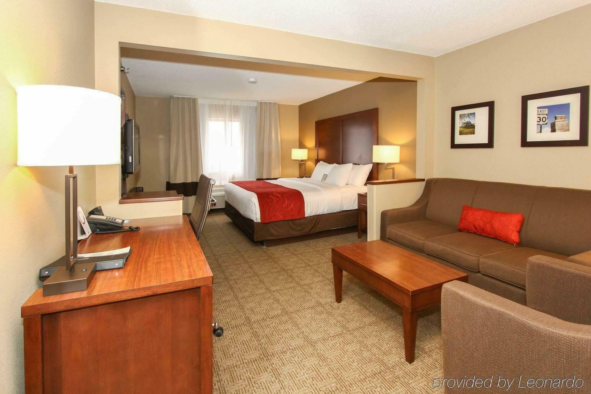 Comfort Suites University Lincoln Exterior photo